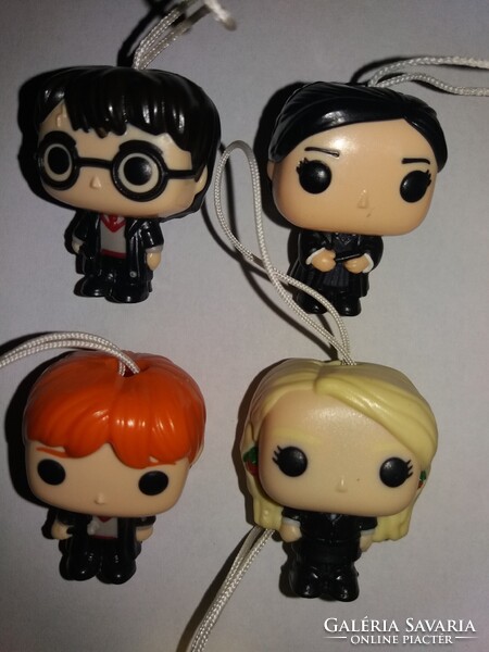 KINDER JOY HARRY POTTER FUNKO FIGURÁK -ÚJ SZÉRIA - 8 db festett függeszthető  PLASZTIK figura EGYBE