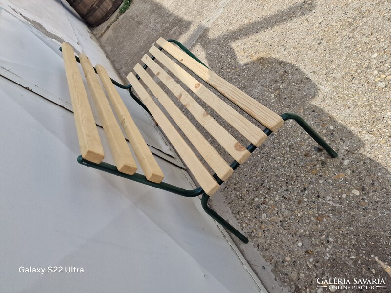 Retro kis pad régi kerti pad csővázas strand pad vas pad