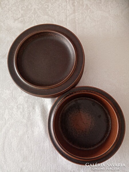 7 db skandináv / finn  Arabia Finland barna Ruska kerámia reggeliző:  6  tányér és 1  tál