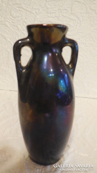 Zsolnay  kétfülű kisváza , kékes - zöldes  lilás eozin árnyalatokkal , nem javított  nem restaurált