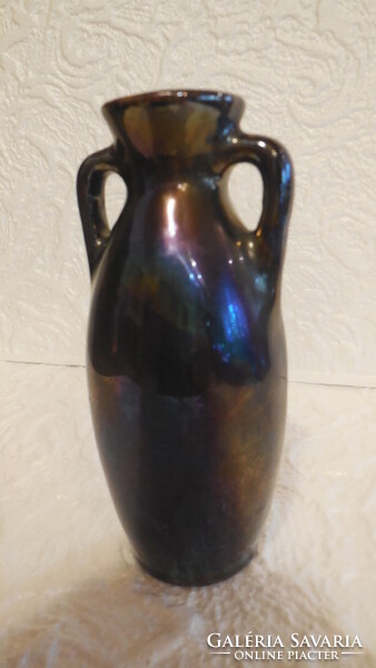 Zsolnay  kétfülű kisváza , kékes - zöldes  lilás eozin árnyalatokkal , nem javított  nem restaurált