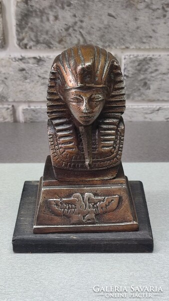 Tutanhamon fáraó bronz mellszobor / asztaldísz (13,5 cm, hibátlan)