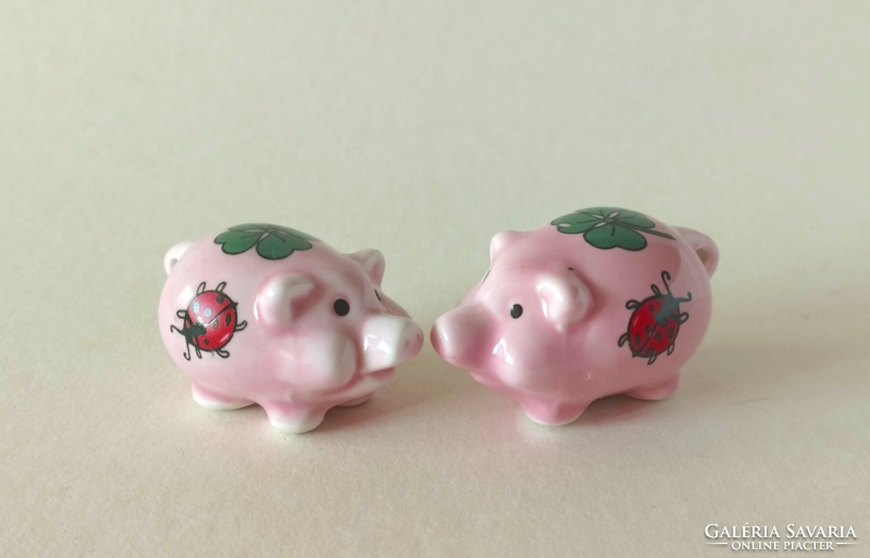 MINI PORCELÁN SZERENCSEHOZÓ MALACKÁK NÉGYLEVELŰ LÓHERÉVEL,KATICA BOGÁRRAL