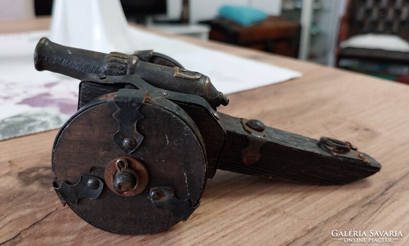 Dekoratív lőképes ágyú