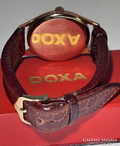 Gyűjteményből hibátlan Arany 14 K Doxa, gyári doboz, Hírsh szíj pontos 36 mm k.n. netto 8.5 gr arany