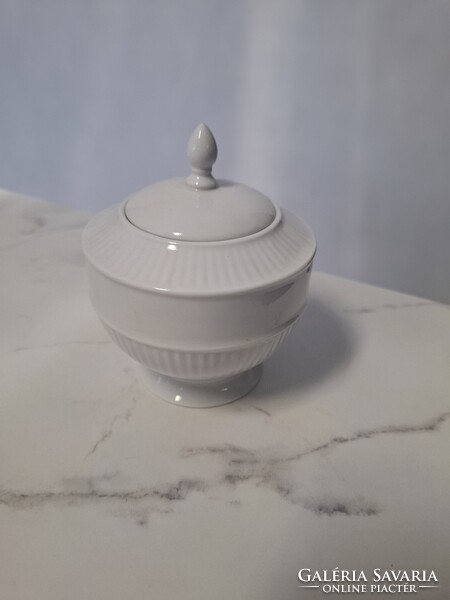 Fehér porcelán cukortartó