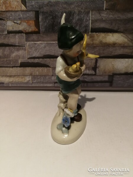 Porcelán fiú madarakkal Fasold & Stauch!