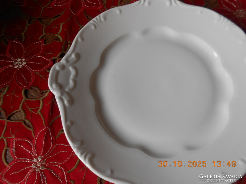 Zsolnay fehér süteményes kínáló tál