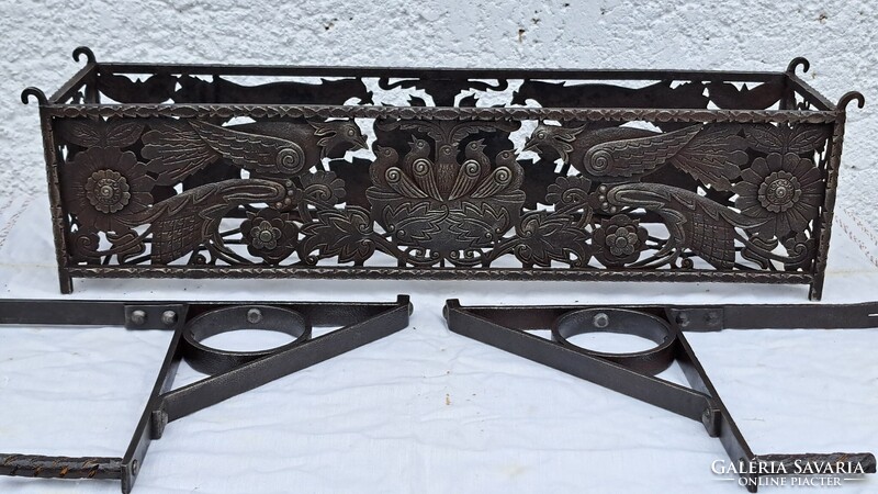 Kovácsoltvas virágtartó eladó ! Règi ! Kézi munka !