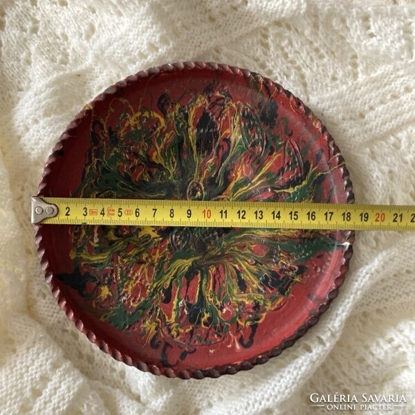 Csorgatott mázas kerámia falitányér - piros