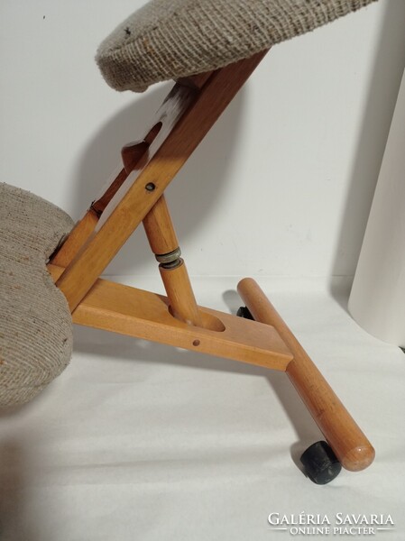 Térdelő szék, térdeplő, kárpitos, egészséges tartás biztosító ülőke