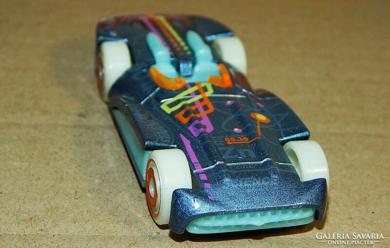 Hot Wheels -- Chevroletor -- hibátlan kisautó -- gyűjteményből !