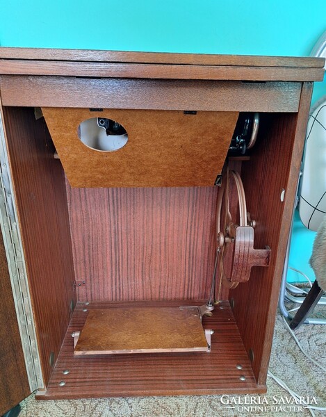 Union szekrényes varrógép