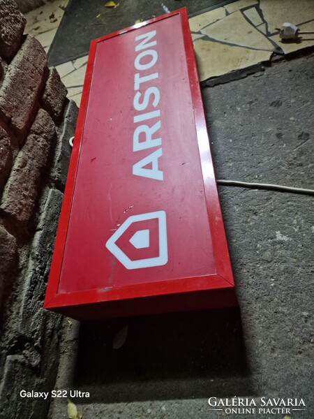 Retro neon reklám régi neon lámpa régi neon fény reklám
