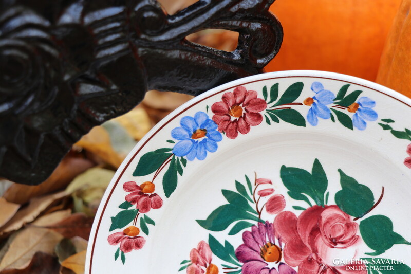 Kispesti kerámia falitányér