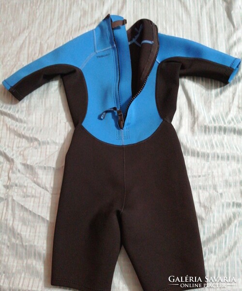 5-6 évesnek  neoprén fürdőruha, úszóruha