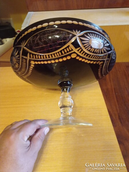 Csiszolt üveg kistály kínáló sötét bordó szinezéssel