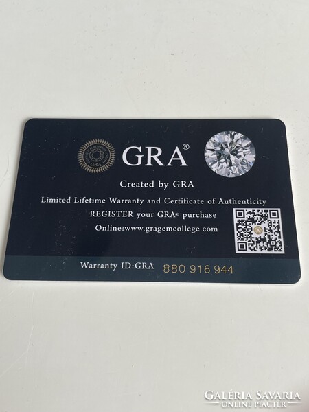 925 sterling ezüst gyűrű ovális moissanite gyémánttal.