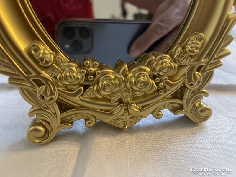 Ovális díszes, rózsás asztali tükör 23*15.5 cm.