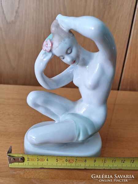 Aquincumi porcelán női akt