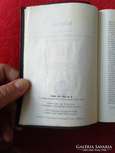Biblia  ökumenikus fordítás  Budapest 1975.  Nagyon jó állapotú