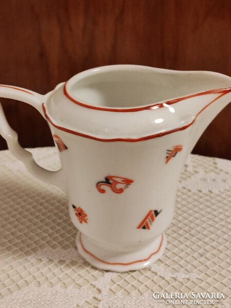 Ritka mintájú Zsolnay kiöntő "selejtes" pecséttel ellátva