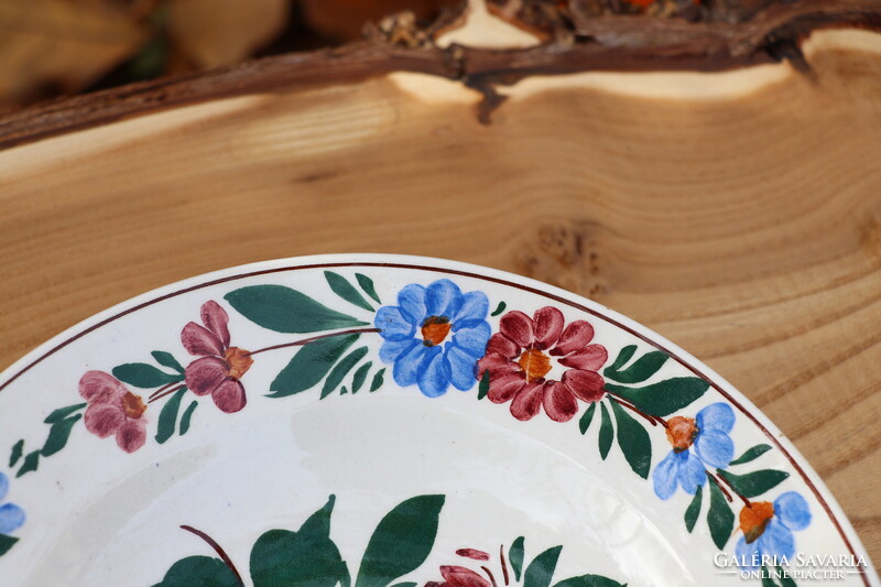 Kispesti kerámia falitányér