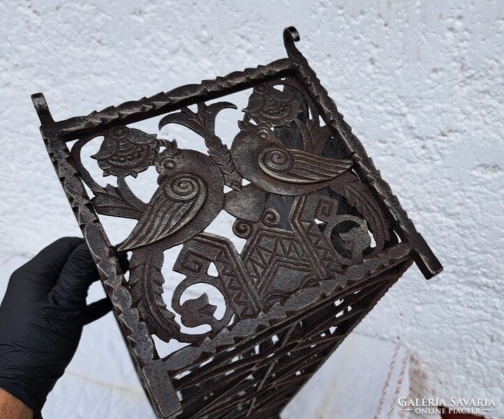 Kovácsoltvas virágtartó eladó ! Règi ! Kézi munka !