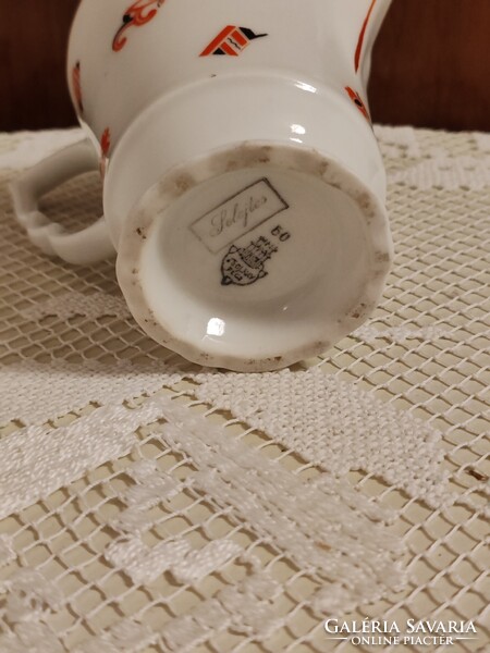 Ritka mintájú Zsolnay kiöntő "selejtes" pecséttel ellátva