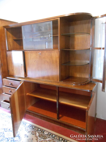 Retro Vitrines szekrény akasztós résszel