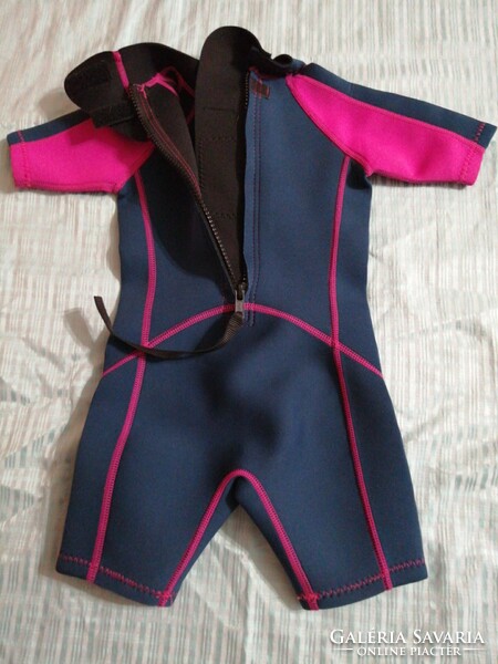 3-4 évesnek neoprén fürdőruha, úszóruha