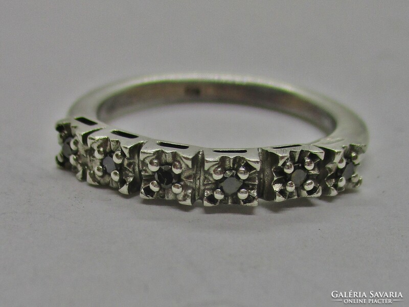 Különleges ezüstgyürü fekete gyémántokkal