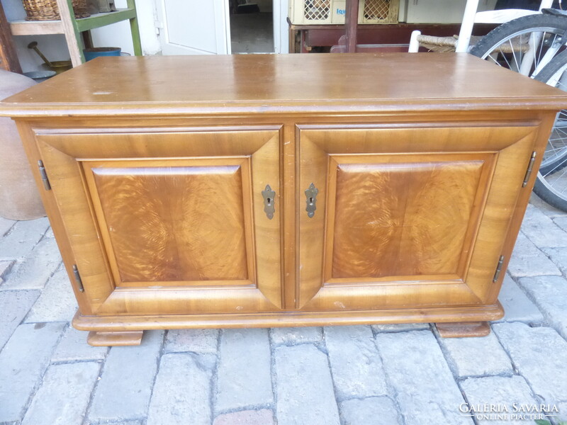 Antik érem tartó szekrény