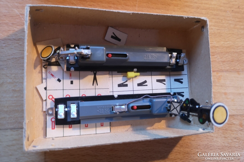 TT váltókapcsolók, ütköző, karos jelzők, kapcsolópult