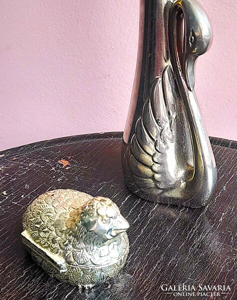 IngyenPosta! Hattyú váza ezüstözött fém: és szelence EGYÜTT!