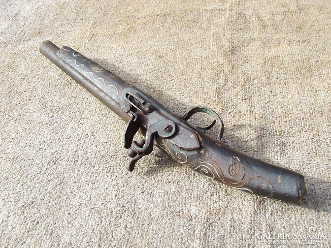 Antique pistol remnant