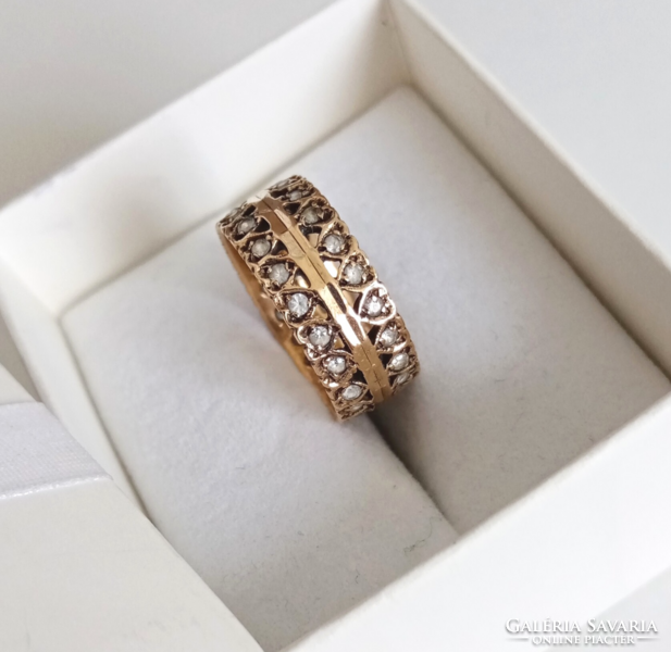 Gyönyörű 9 Karátos arany gyűrű