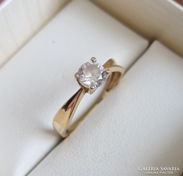 14K-os, nagyon szép köves gyűrű