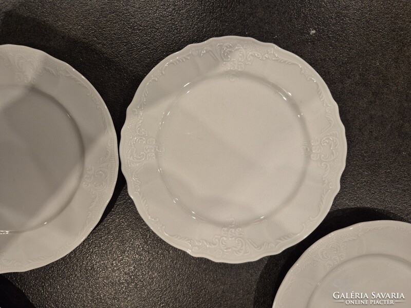 6db fehér porcelán kis tányér