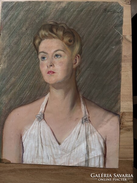 Női portré pasztell papír