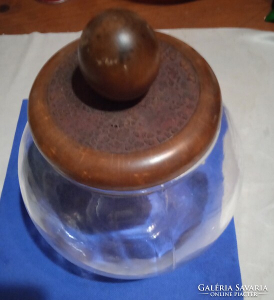 2 litter glass jar with a wooden top great for the kitchen for dry goods