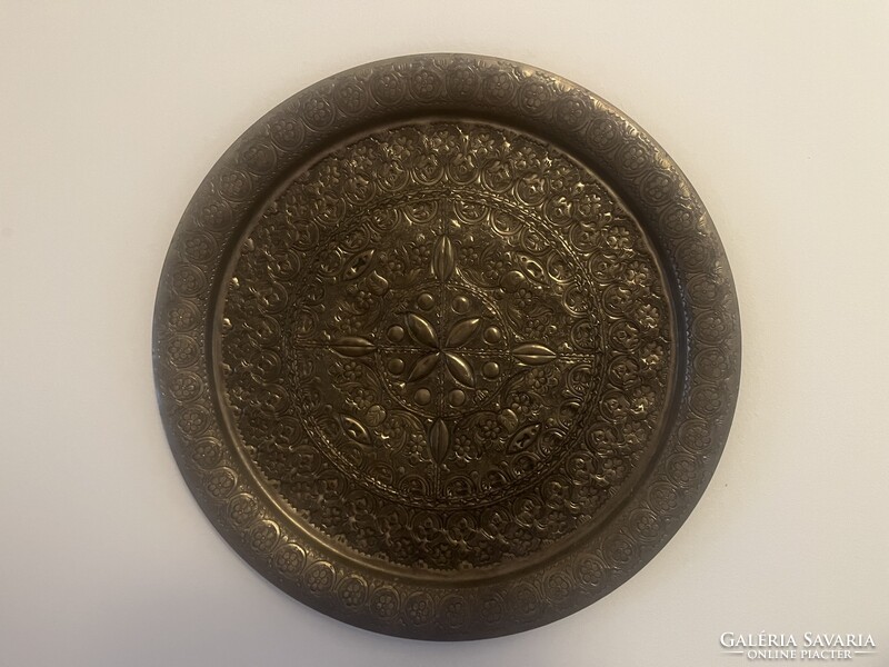 33 cm átmérőjű bronz / réz tányér
