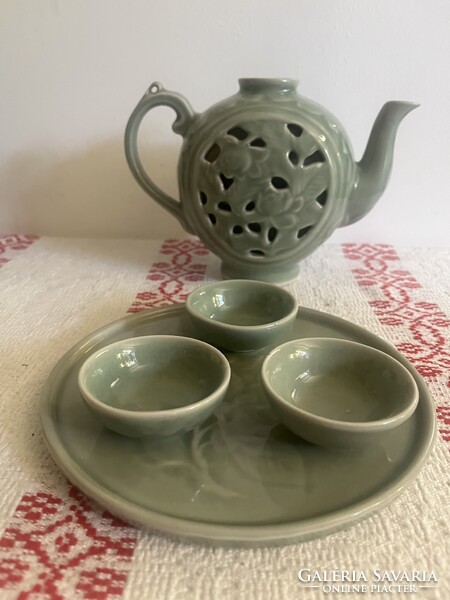 Celadon kerámia hiányos készlet