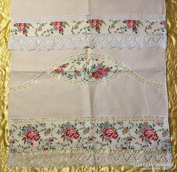 Szép horgolt csipke kézimunka rózsás finom pamut  vászon visszahajtható kis függöny