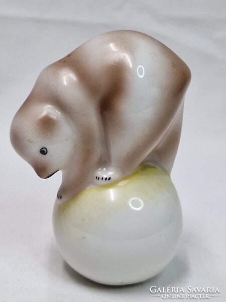 Hollóházi porcelán Cirkuszi medve vagy maci figura hibátlan állapotban 9 cm magas