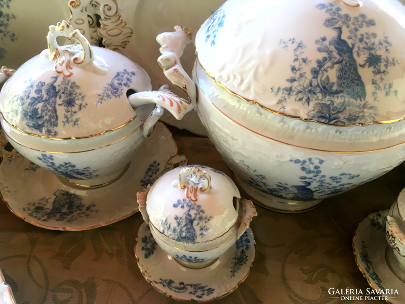 Páva mintás  étkeszlet, sok-sok darabos