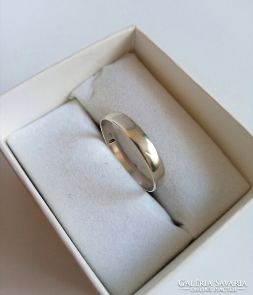 Vékony ezüst karikagyű