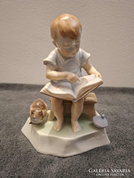 Zsolnay Olvasó Fiú