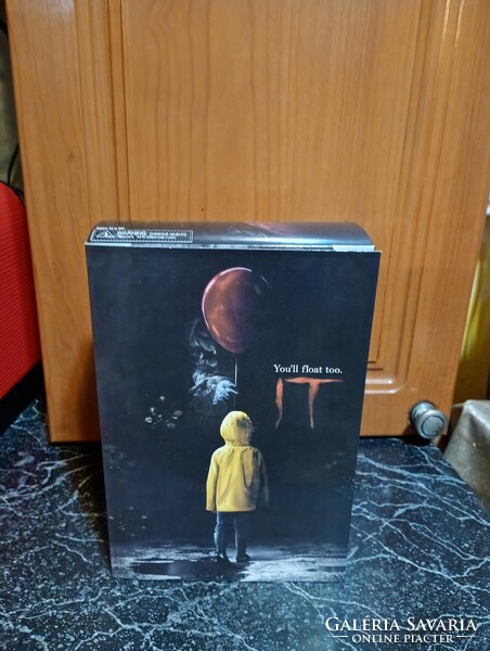 Horror movie it 1. Collection in a classic gift box with figures and accessories