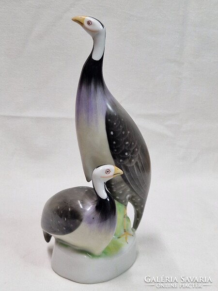 Hollóházi ritka kézi festésű Gyöngytyúk pár porcelán figura hibátlan állapotban 19 cm. magas
